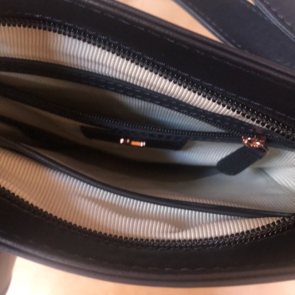 Radley London P pocket cross body leather handbag - Picture 2 of 2